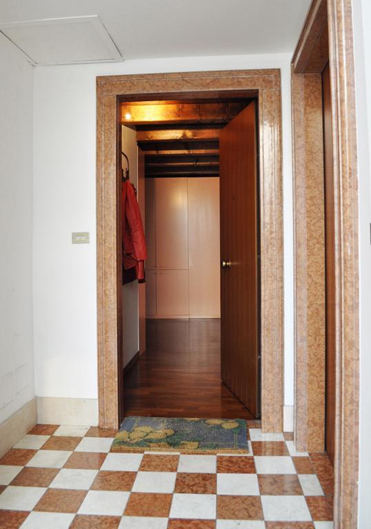 Apartamento La Domus Picta Verona Habitación foto